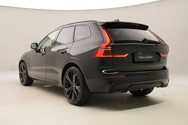 Volvo XC60 T8 AWD RECHARGE BLACK EDITION - fotka 11 z 64