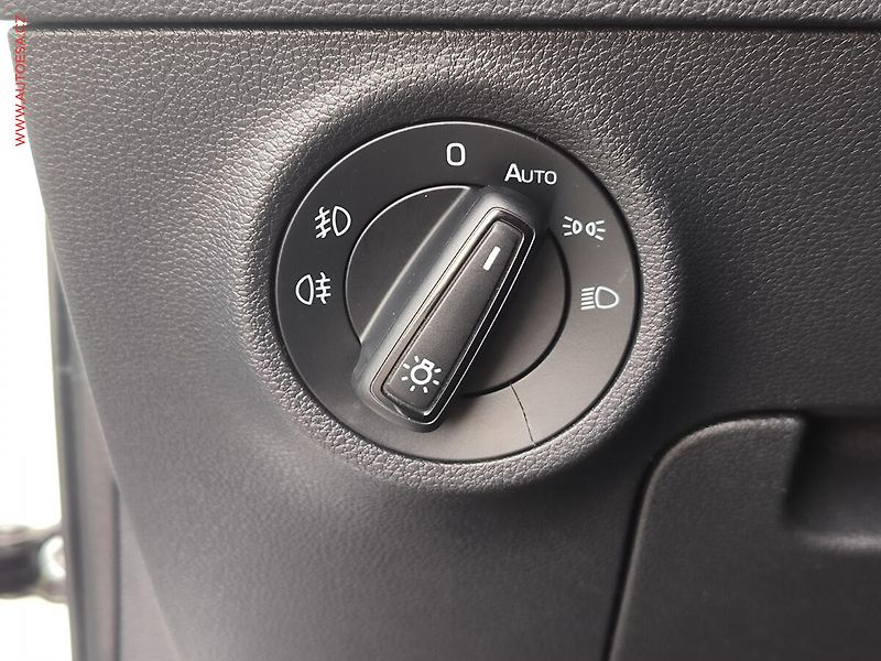 Škoda Karoq (2019) 2.0 TDi 4x4, ČR, SportLine - fotka 21 z 26