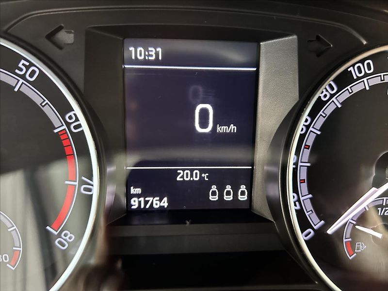 Škoda Fabia 1,0   TSI 70kW,SERVISKA,PŮVOD - fotka 12 z 23