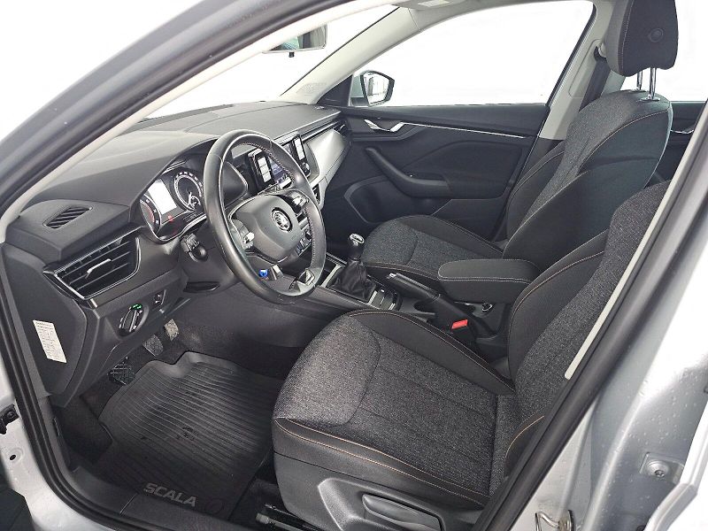 Škoda Scala (2022) 1.0TSI 81kW Ambition - fotka 6 z 27