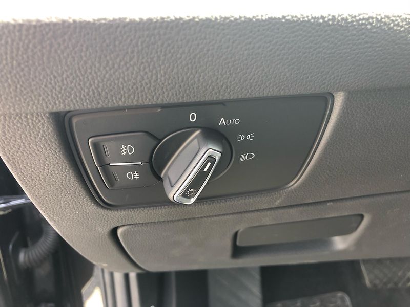 Volkswagen Passat Variant 2.0 TDi DSG 7st. Busin - fotka 16 z 30