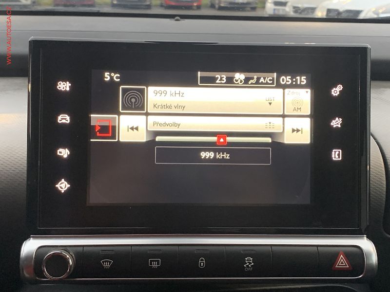 Citroën C4 Cactus (2016) 1.2 PT, Shine, kůže, navi - fotka 15 z 19