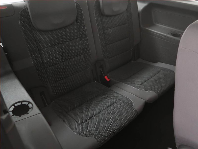 Volkswagen Touran (2012) Comfortline 1.4 TSI, 7 míst - fotka 22 z 22
