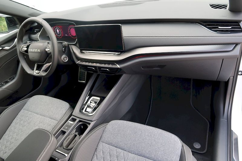 Škoda Octavia (2025) Combi SportLine 1,5 TSi m-HEV - fotka 8 z 32