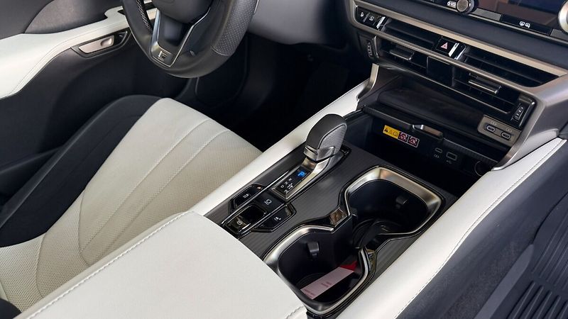 Lexus RX 500h 500H 2,4 HEV F SPORT SPECIAL E - fotka 23 z 28