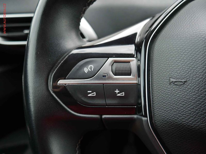 Peugeot 3008 (2018) 1.5HDi, 1.maj,ČR, Active, TZ - fotka 14 z 18
