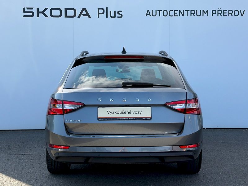 Škoda Superb (2023) 2.0 TDI 110kW DSG Business - fotka 32 z 35