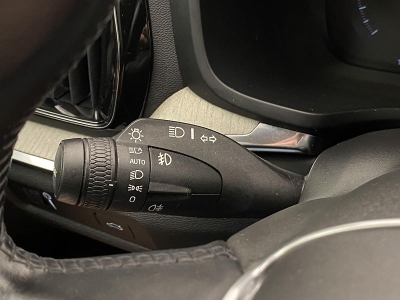 Volvo V60 D3 AWD INSCRIPTION REZERVACE - fotka 22 z 42