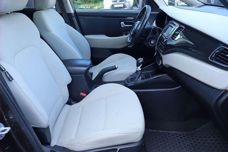 Kia Carens (2016) 1.6 GDI, Serv.kniha, Tempomat - fotka 9 z 26