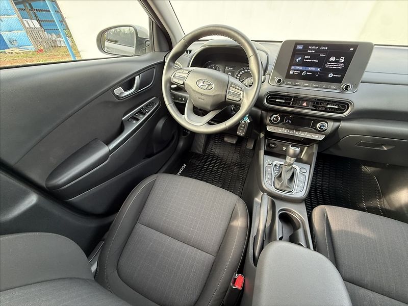 Hyundai Kona 1,6 T-GDI 145kW Smart DTC - fotka 13 z 23