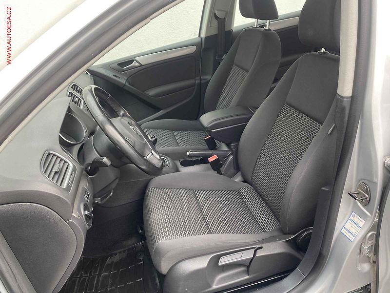 Volkswagen Golf (2011) 1.2TSi, ČR, AC - fotka 9 z 17