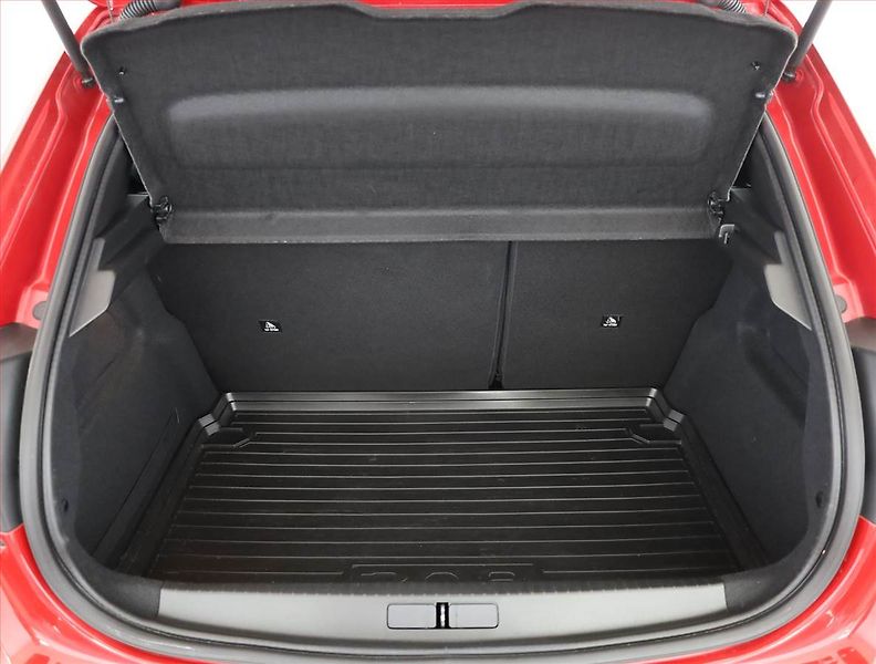 Peugeot 208 (2021) e-GT 50 kWh, SoH 99%, Automat - fotka 21 z 24