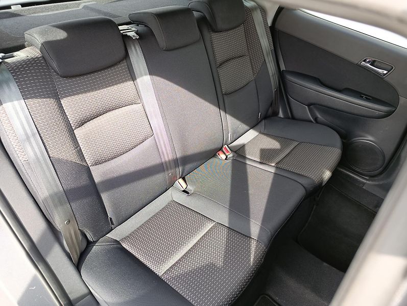 Hyundai i30 1.4 CVVT 80kW ČR  - fotka 15 z 31