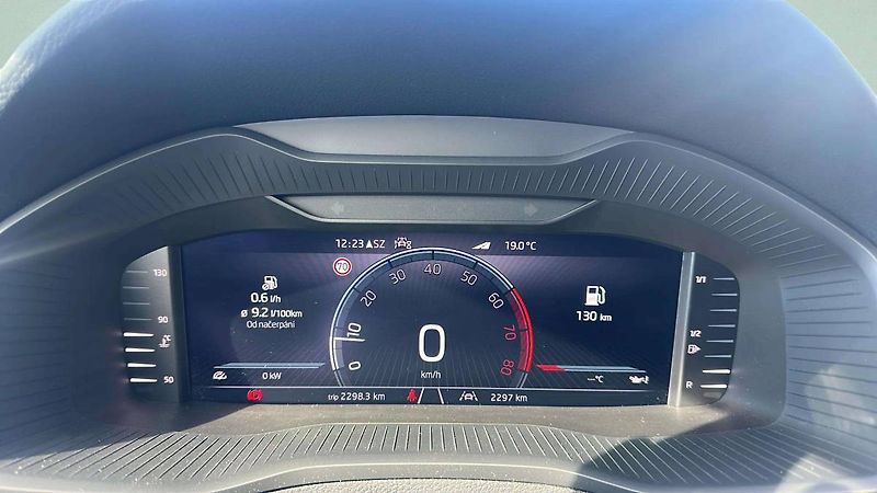 Škoda Karoq Top Selection 1,5 TSI 110kW MT - fotka 9 z 28