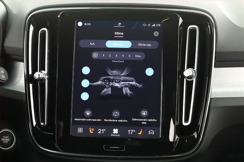 Volvo XC40 (2022) B3 - fotka 14 z 20
