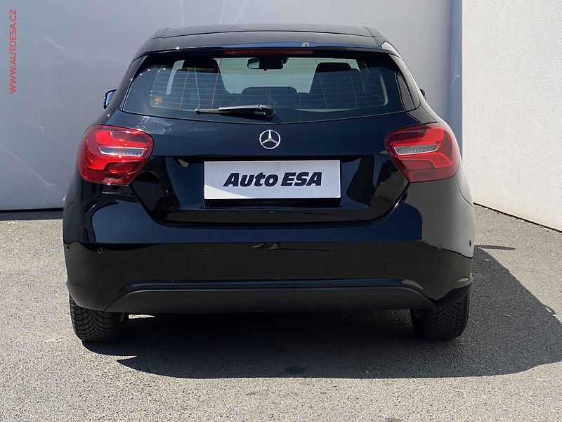 Mercedes-Benz Třídy A (2016) 1.6i, ČR, AT, LED, AC - fotka 5 z 19