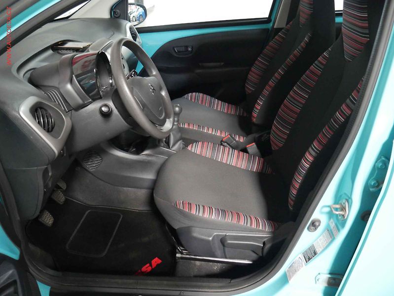 Citroën C1 (2017) 1.2i, 1.maj,ČR, Klima - fotka 9 z 16