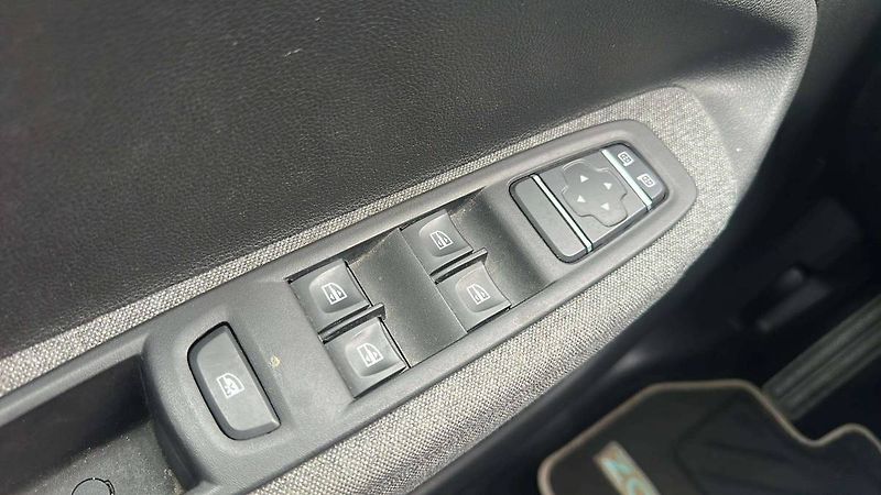 Renault ZOE electric 52kWh 100kW/401AD - fotka 20 z 26