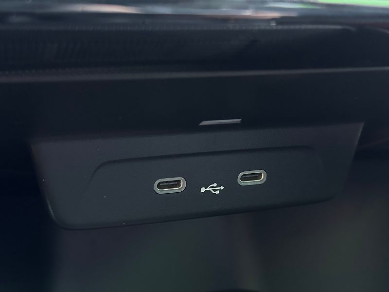 Škoda Fabia 1.0TSi Monte Carlo 116PS Bi-LE - fotka 35 z 42