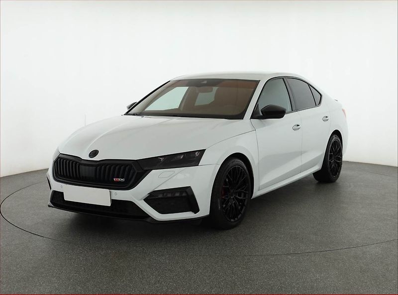 Škoda Octavia (2020) RS 2.0 TSI - fotka 2 z 17