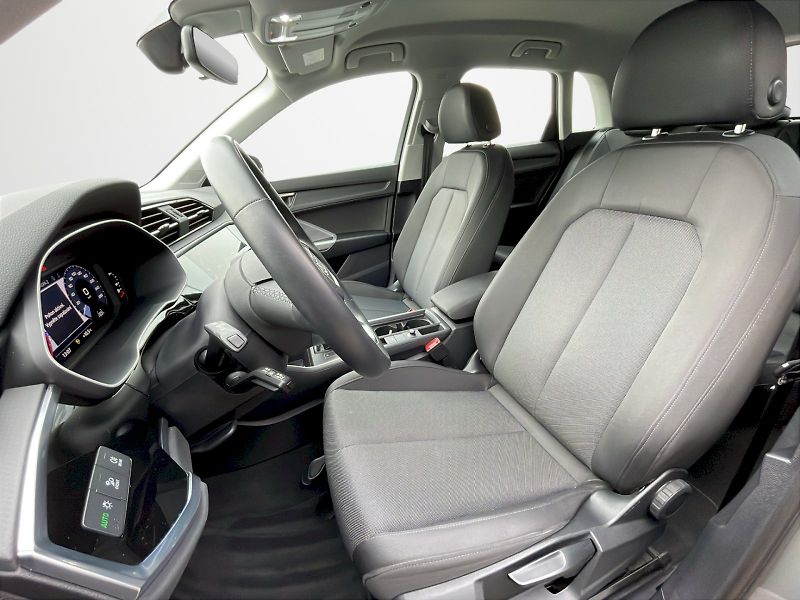 Audi Q3 (2023) 35 TFSI 110 kW S-Line S-tronic - fotka 24 z 33