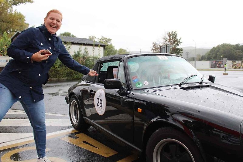 12. Rallye Elbflorenz projela Ústeckým a Karlovarským krajem. Na snímku je vítězná posádka Gerd Lambert a Michael Lörke, kteří tvořili tým Youngtimer United, s vozem Porsche 911 SC Targa z roku 1979.