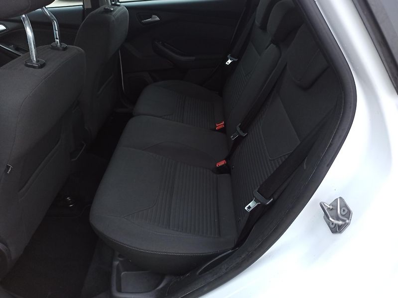 Ford Focus 1.5TDCi 88kW ČR,1.MAJ.TITANIUM - fotka 11 z 30