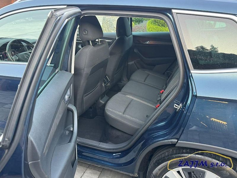 Škoda Karoq Exclusive 2.0TDI 110kw 4x4 DSG - fotka 38 z 52