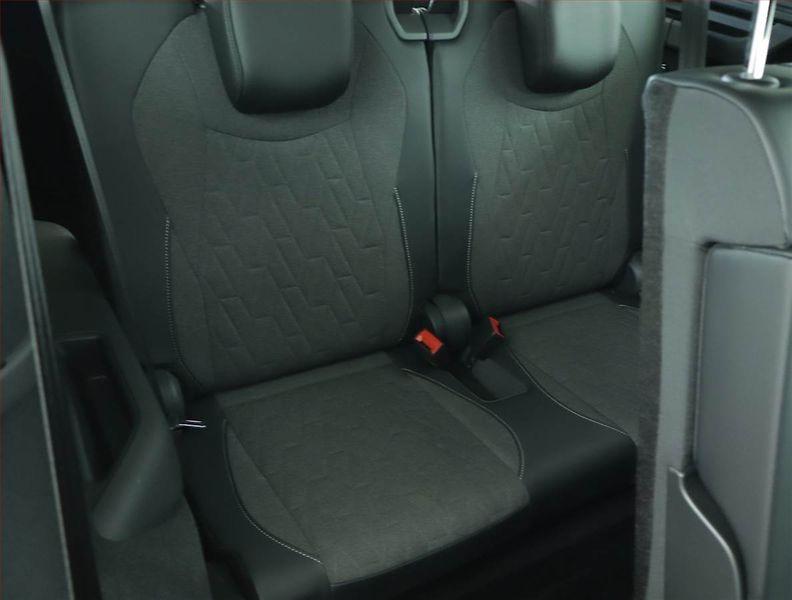 Volkswagen Tayron (2025) 1.5 eTSI - fotka 17 z 21