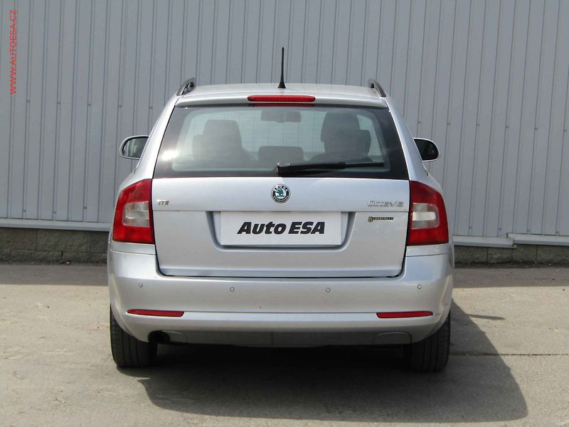Škoda Octavia (2012) 2.0TDi, ČR, DSG, STK4/28 - fotka 5 z 20