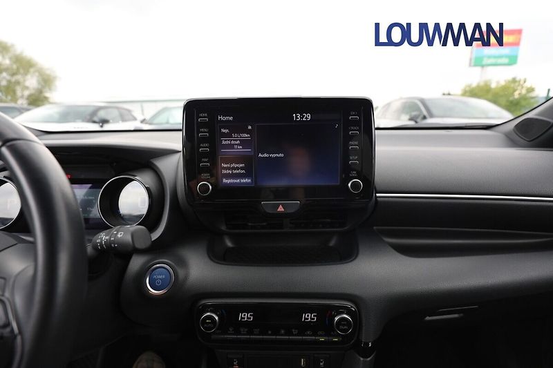 Toyota Yaris SELECTION STYLE - fotka 6 z 20