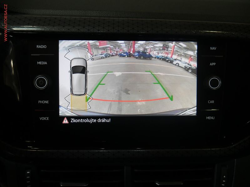Volkswagen T-Cross (2023) 1.0 TSi, 2.maj,ČR, Style, LED - fotka 14 z 20