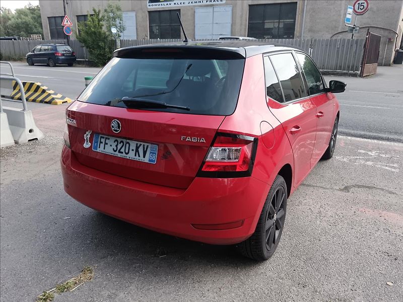 Škoda Fabia 1,0 TSi Business  Clever - fotka 10 z 21