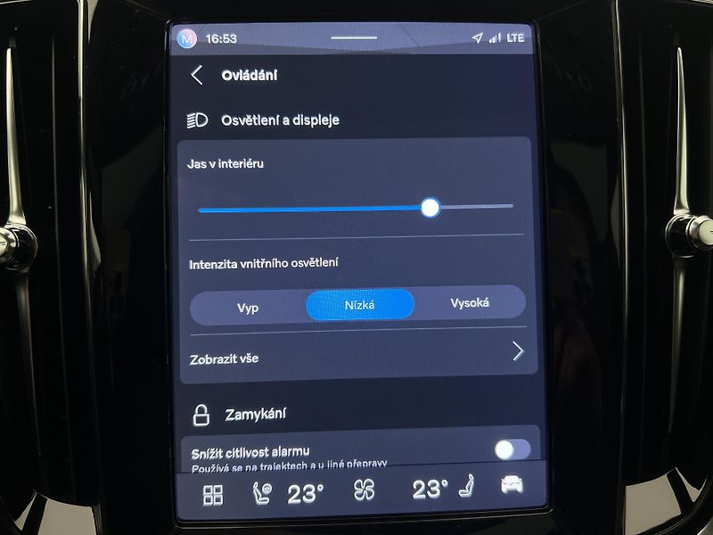 Volvo V60 B4 PLUS DARK AUT 1.maj. - fotka 37 z 45