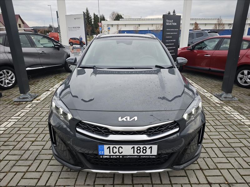 Kia XCeed 1,5 T-GDI 7DCT automat  TOP - fotka 9 z 21