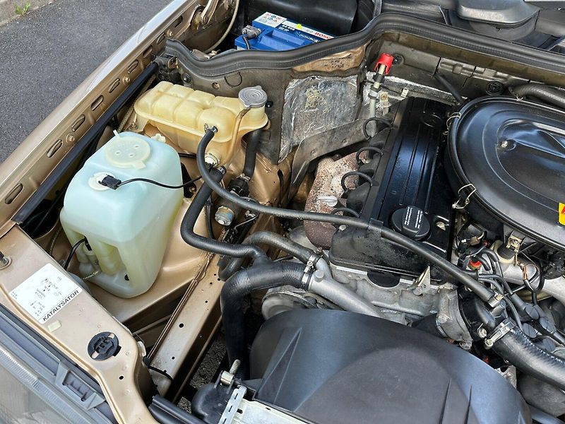 Mercedes-Benz 124 (1986) 230E 97kw - fotka 45 z 50