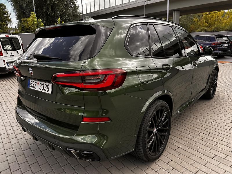 BMW X5 M50i Individual VZDUCH - fotka 4 z 31
