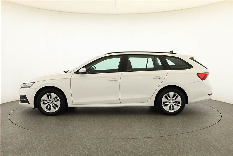Škoda Octavia (2023) Ambition 1.5 TSI G-TEC - fotka 3 z 18