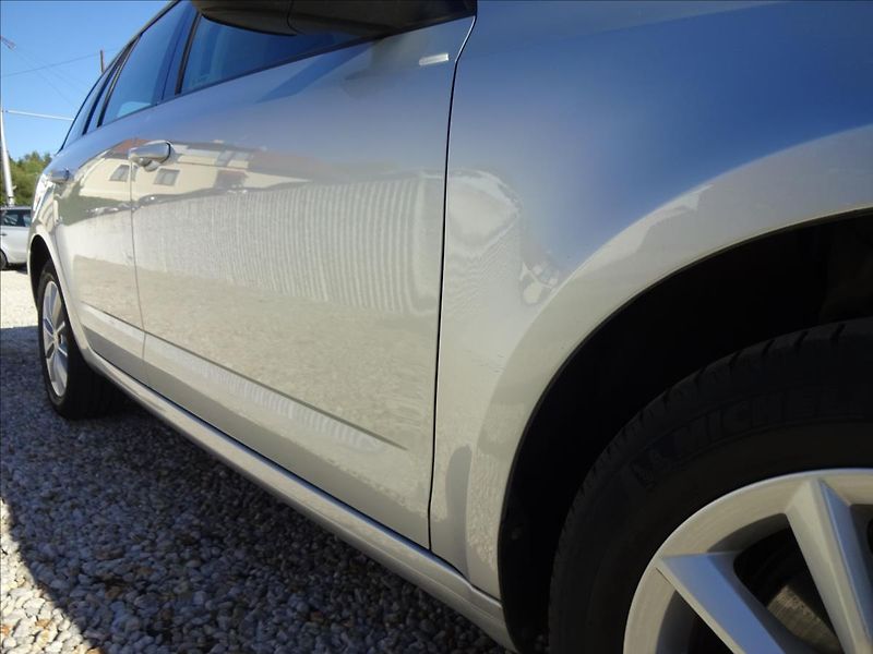 Škoda Octavia III 2,0 TDI 110kW COMBI - fotka 10 z 50