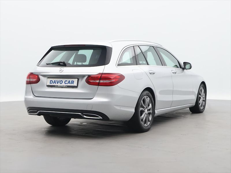 Mercedes-Benz Třídy C 2.1 220d 125kW Aut. Avantgarde - fotka 7 z 32
