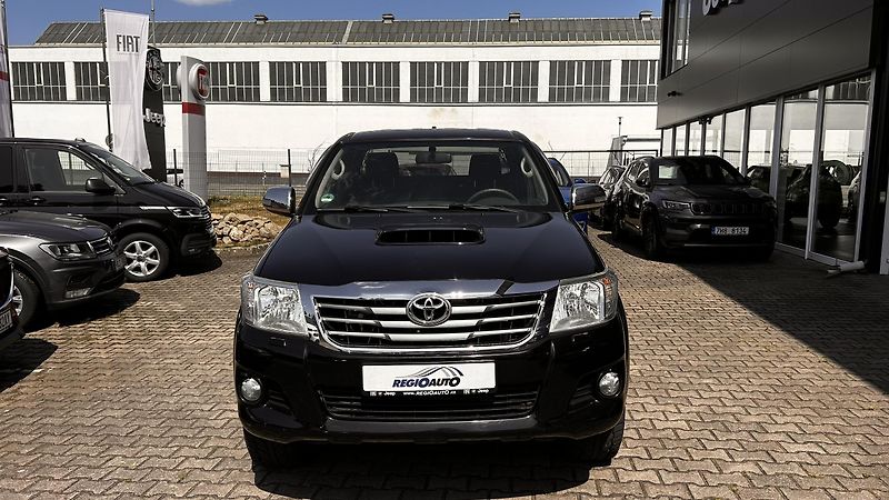 Toyota Hilux 2.5 DiD King Cab  - fotka 2 z 15
