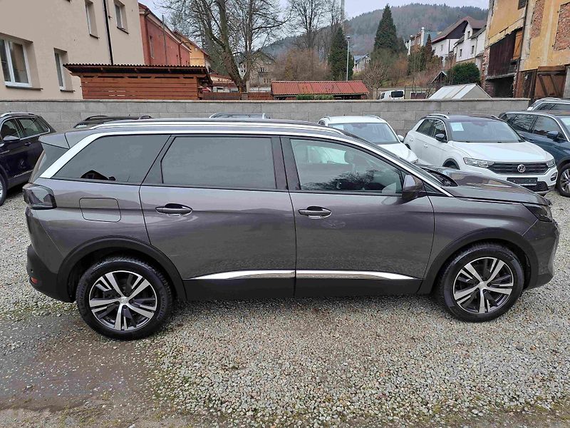 Peugeot 5008 1,2PT EAT8 ALLURE LED ALU NAVI - fotka 3 z 25