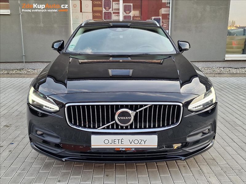 Volvo V90 B4 AWD Momentum Pro Auto,1Maj - fotka 4 z 50