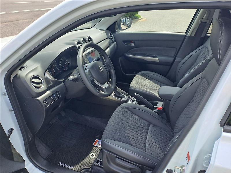 Suzuki Vitara (2025) 1,5 Elegance AllGrip 6AGS - fotka 8 z 17