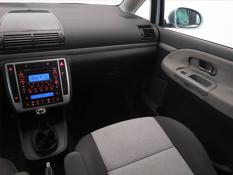 Volkswagen Sharan (2007) 2.0 TDI, 7 míst, Tažné - fotka 8 z 15