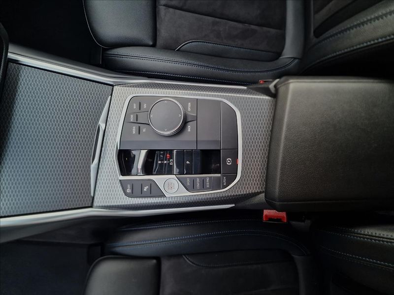 BMW Řada 3 320d xDrive M-Sport,ČR,1.Maj. - fotka 36 z 50