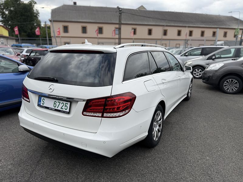 Mercedes-Benz Třídy E 220 CDI  - fotka 3 z 6