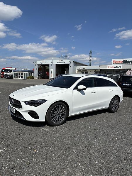 Mercedes-Benz CLA (2024) 200d shooting brake - fotka 2 z 15