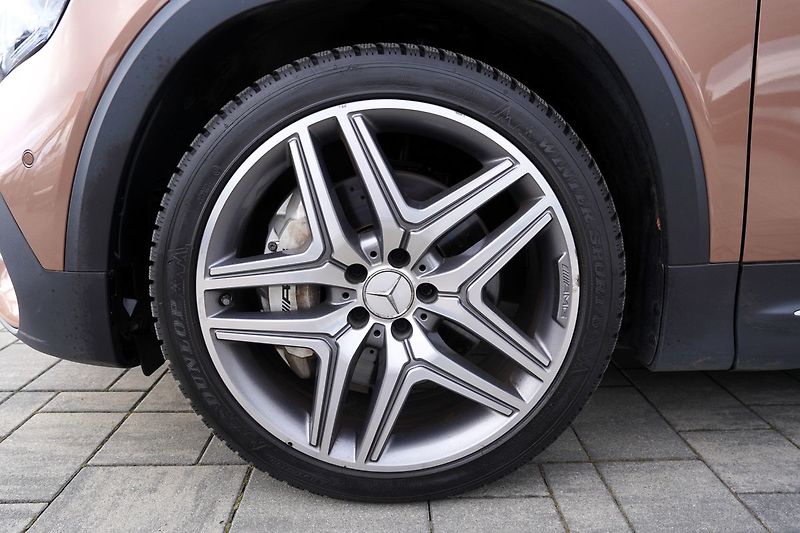 Mercedes-Benz GLB 35 AMG 4Matic/310 PS/ČR - fotka 14 z 44