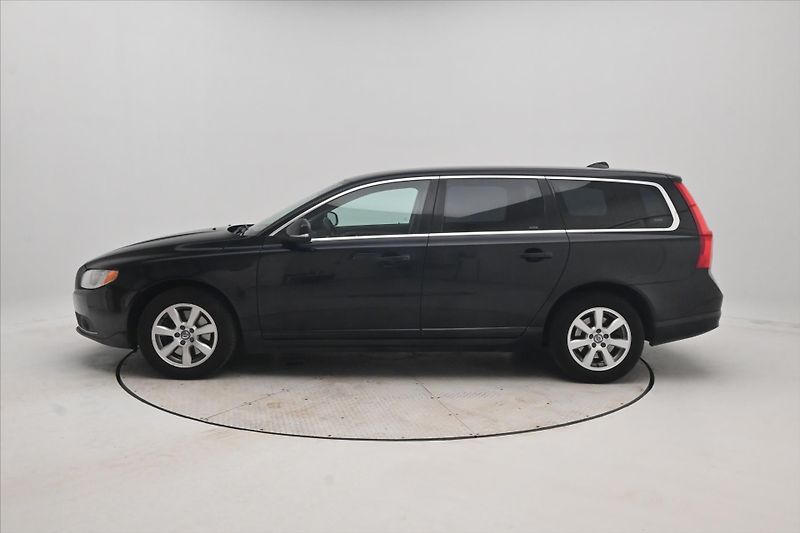 Volvo V70 2,0 120kW D4 Manuál Tažné - fotka 8 z 29